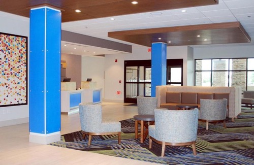 White Hall Hotel | Holiday Inn Express & Suites White Hall by IHG