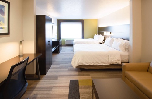 Worthington Hotel | Holiday Inn Express & Suites Worthington by IHG