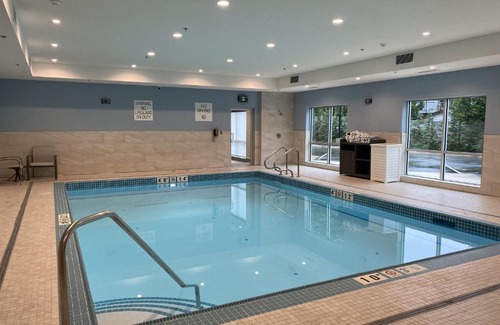 Courtenay Hotel | Holiday Inn Express & Suites - Courtenay - Comox by IHG