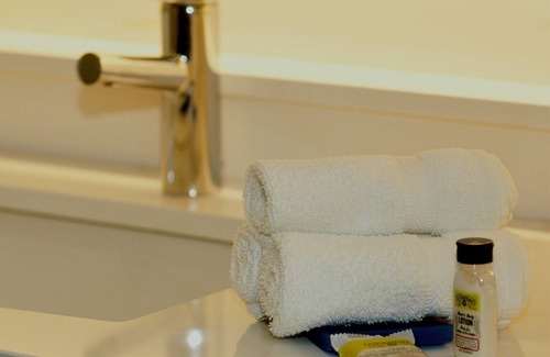 Southwest Edmonton Hotel | Holiday Inn Express & Suites Edmonton SW - Windermere by IHG