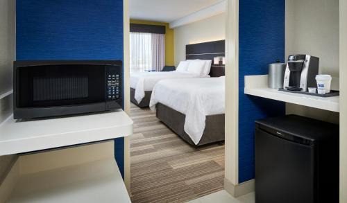 Lakeshore Hotel | Holiday Inn Express & Suites Windsor East - Lakeshore by IHG