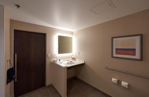 Terra Nova Hotel | Holiday Inn Express & Suites St. John's Airport by IHG
