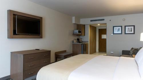 Chihuahua Hotel | Holiday Inn Express & Suites Chihuahua Juventud by IHG