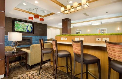 Jefferson Manor Hotel | Holiday Inn Express & Suites Alexandria - Fort Belvoir by IHG
