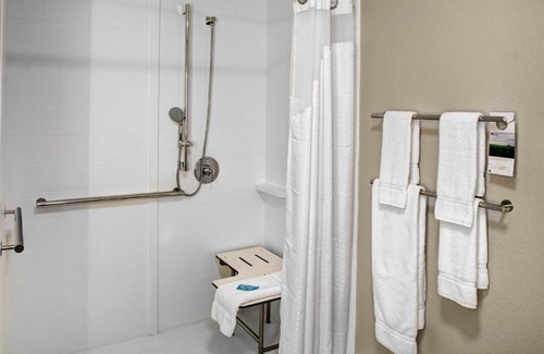 Coldwater Hotel | Holiday Inn Express & Suites Coldwater by IHG