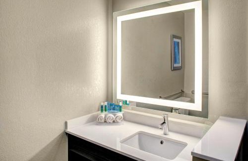 Coldwater Hotel | Holiday Inn Express & Suites Coldwater by IHG