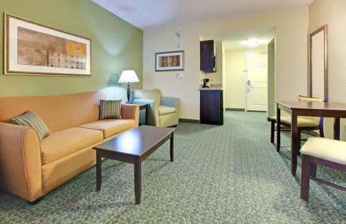 Covington Hotel | Holiday Inn Express & Suites Covington by IHG
