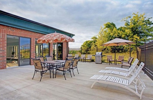 Dyersburg Hotel | Holiday Inn Express & Suites Dyersburg by IHG