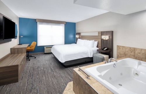Bellevue Hotel | Holiday Inn Express & Suites Green Bay East by IHG