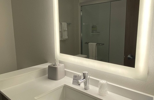 Junction Hotel | Holiday Inn Express & Suites Junction by IHG