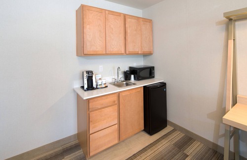 La Porte Hotel | Holiday Inn Express & Suites La Porte by IHG