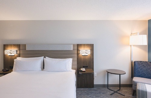 Trowbridge Park Hotel | Holiday Inn Express & Suites Marquette by IHG