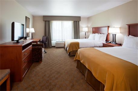 Mason City Hotel | Holiday Inn Express & Suites - Mason City by IHG