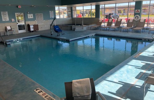 Middleton Hotel | Holiday Inn Express & Suites - Madison West - Middleton by IHG