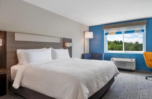 Pittsfield Hotel | Holiday Inn Express & Suites Pittsfield-Lenox-Berkshires by IHG