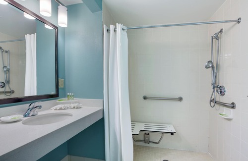 Plant City Hotel | Holiday Inn Express Suites Plant City by IHG