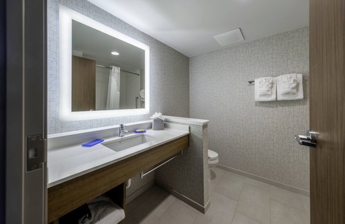 Jolivue Hotel | Holiday Inn Express & Suites Staunton by IHG