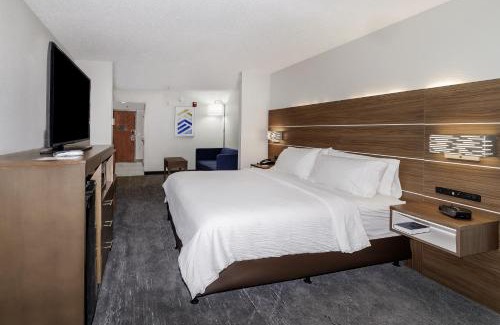 Walterboro Hotel | Holiday Inn Express & Suites Walterboro by IHG