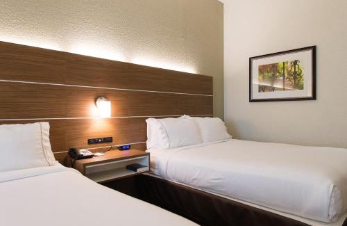 Walterboro Hotel | Holiday Inn Express & Suites Walterboro by IHG