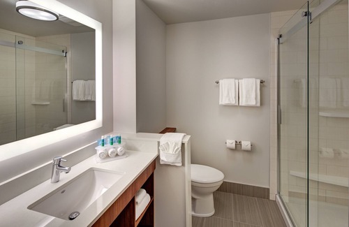 Terrace Hotel | Holiday Inn Express & Suites Terrace by IHG