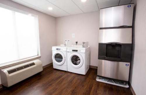 Bethlehem Hotel | Holiday Inn Express & Suites Bethlehem Arpt-Allentown Area
