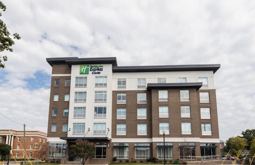 Columbia Hotel | Holiday Inn Express & Suites Columbia Downtown The Vista by IHG