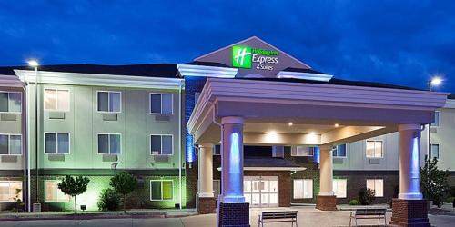 Dickinson Hotel | Holiday Inn Express & Suites - Dickinson by IHG