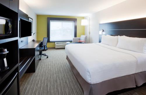 Dickinson Hotel | Holiday Inn Express & Suites - Dickinson by IHG