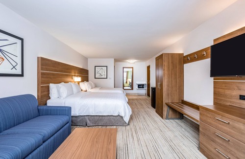 Elkhart Hotel | Holiday Inn Express & Suites Elkhart North by IHG