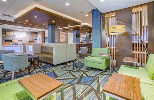 Elkhart Hotel | Holiday Inn Express & Suites Elkhart North by IHG