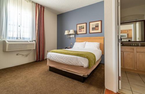 Meridian Hotel | Holiday Inn Express & Suites Englewood - Denver South by IHG