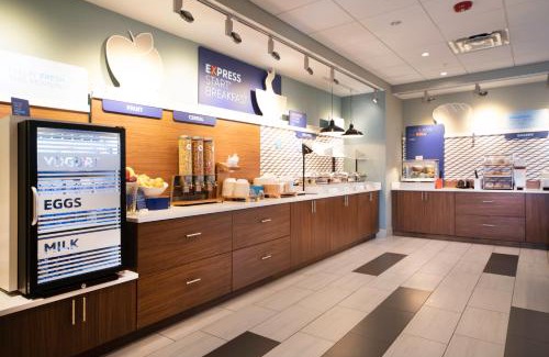 Florence Hotel | Holiday Inn Express & Suites - Florence - Cincinnati Airport by IHG