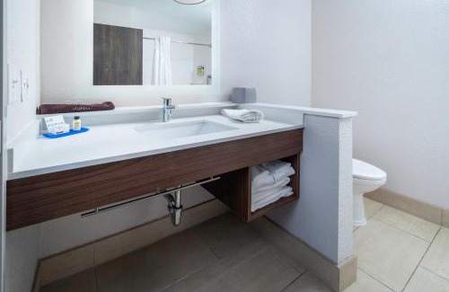 Florence Hotel | Holiday Inn Express & Suites - Florence - Cincinnati Airport by IHG