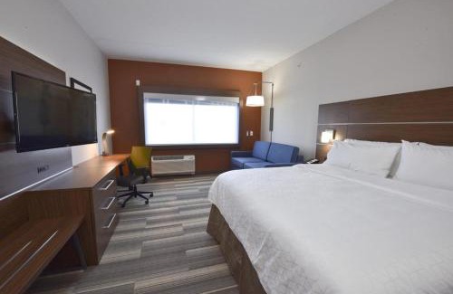 Junction Hotel | Holiday Inn Express & Suites Junction by IHG