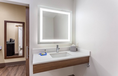 Kearney Hotel | Holiday Inn Express & Suites Kearney by IHG