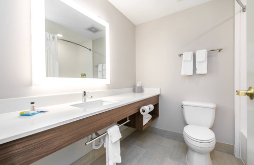 LaGrange Hotel | Holiday Inn Express & Suites Lagrange I-85 by IHG