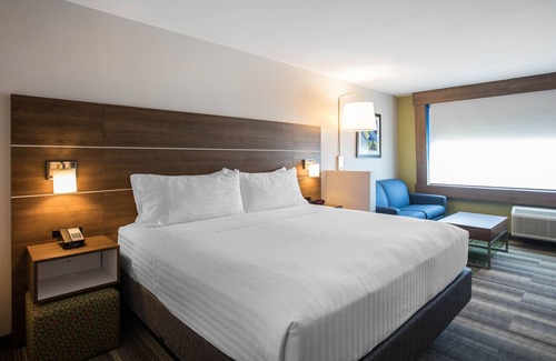 Ludington Hotel | Holiday Inn Express & Suites Ludington by IHG