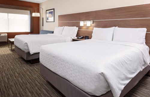Madison Hotel | Holiday Inn Express & Suites Madison by IHG