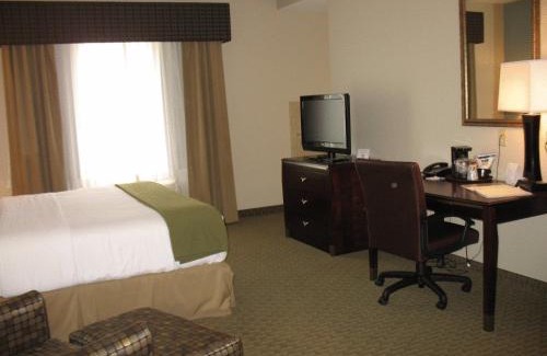 Pittsburg Hotel | Holiday Inn Express & Suites Pittsburg by IHG