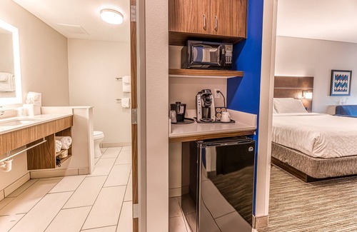 Rantoul Hotel | Holiday Inn Express & Suites Rantoul by IHG