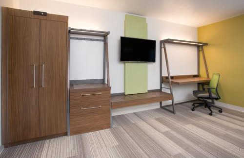 Van Horn Hotel | Holiday Inn Express & Suites - Van Horn by IHG