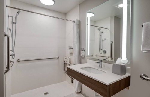 Wadsworth Hotel | Holiday Inn Express & Suites Wadsworth by IHG