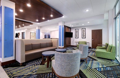 Wyoming Hotel | Holiday Inn Express & Suites Grand Rapids South - Wyoming by IHG