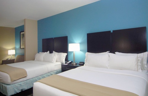 Cuero Hotel | Holiday Inn Express & Suites Cuero by IHG