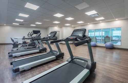 Moncton Hotel | Holiday Inn Express & Suites Moncton by IHG