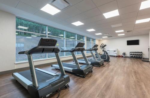 Moncton Hotel | Holiday Inn Express & Suites Moncton by IHG