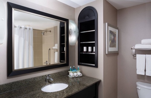 Bells Corners Hotel | Holiday Inn Express & Suites Ottawa West - Nepean by IHG