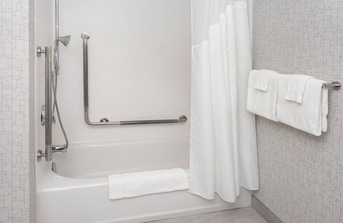 Lowertown Hotel | Holiday Inn Express & Suites Downtown Ottawa East by IHG