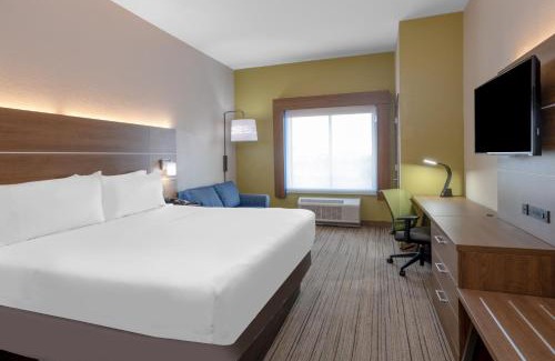 White Rock Hills Hotel | Holiday Inn Express & Suites Dallas East - Fair Park by IHG