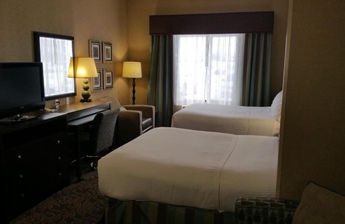 North Logan Hotel | Holiday Inn Express & Suites Logan by IHG